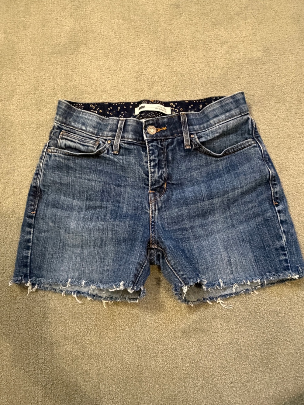 Levi’s 525 - Perfect Waist - Straight Leg Cutoff Shorts - EUC - Size 28 jorts